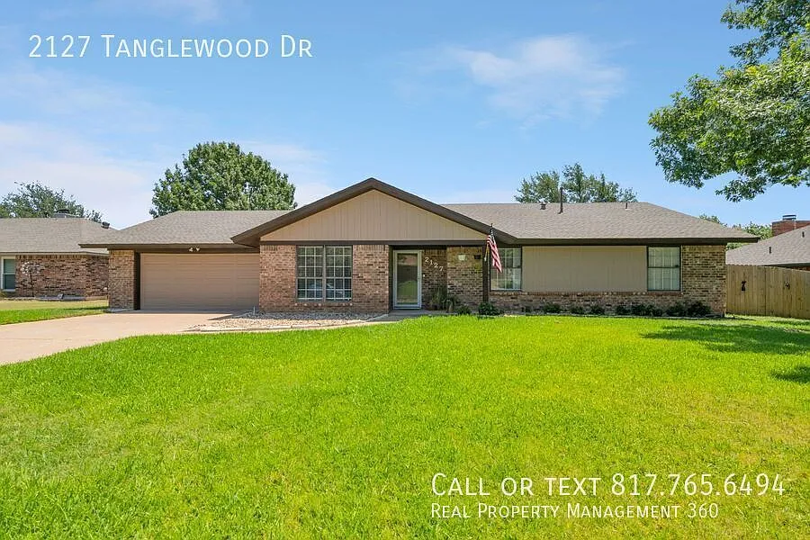 2127 Tanglewood Dr