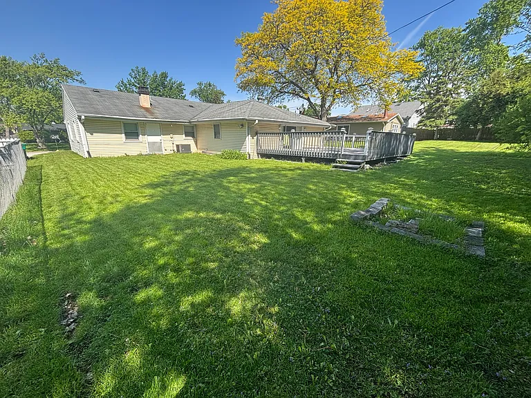 15219 Highland Ave — Photo 2