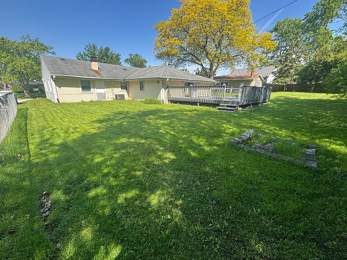 Building Photo - 15219 Highland Ave