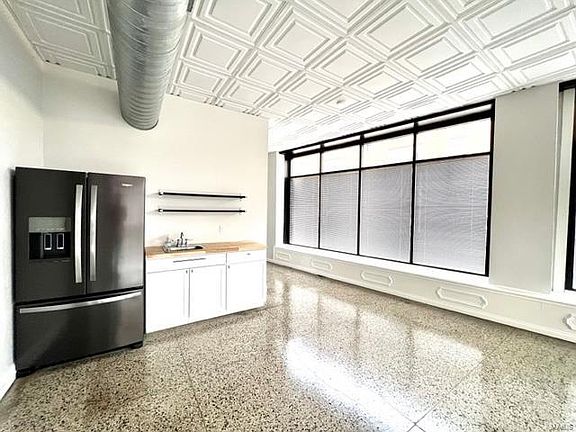 4th image of 4551 Gravois Ave
