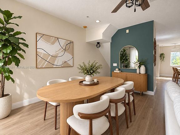 4th image of 2913 S Greenleaf Cir
