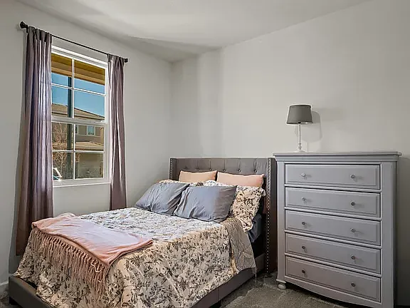 4 bed, 2395 sqft, $1,300 — Photo 2
