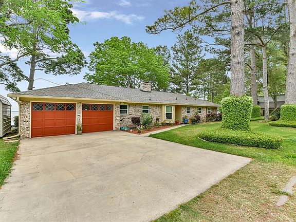 3rd image of 754 Shoreline Dr