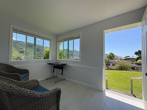 Dinning area and entrance