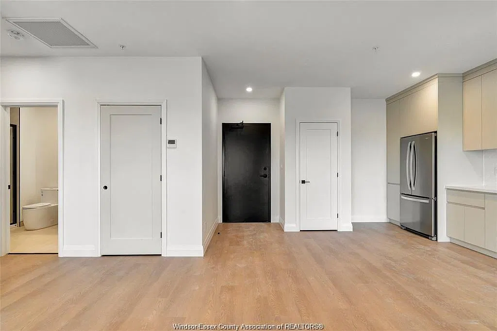2 bed, 2.0 bath, $2,200 — Photo 3