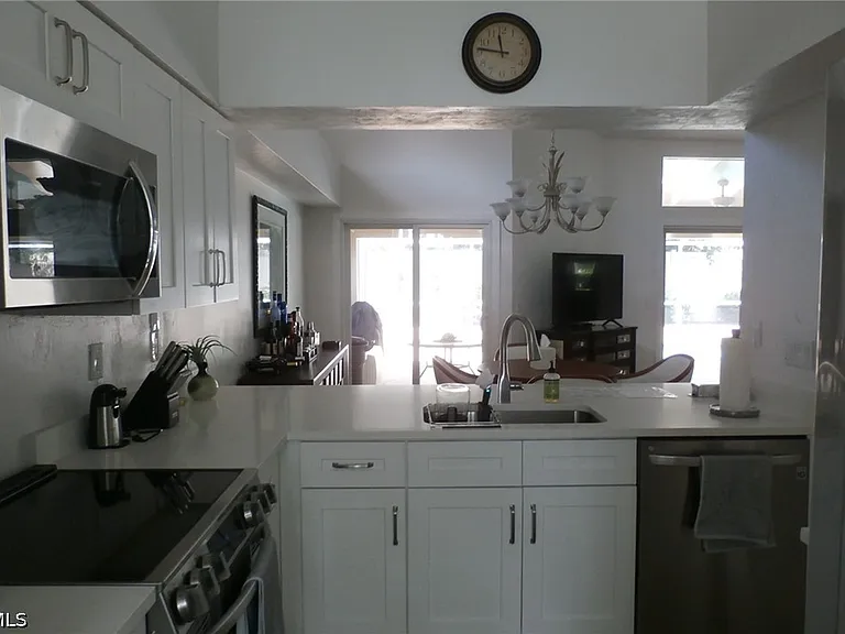 16252 Kelly Woods Dr — Photo 4