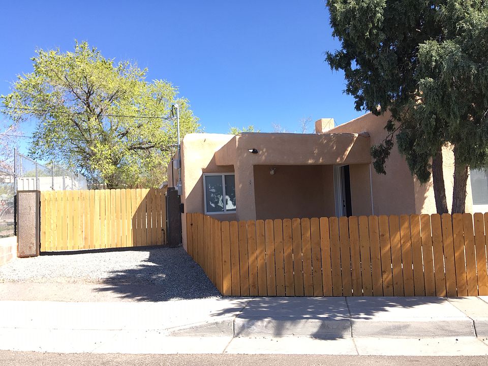 1st image of 814 Edith Blvd NE Unit 1