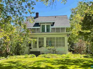 2220 Vermilion Rd, Duluth, MN 55803