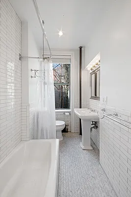 Rented by M.Woods & Associates | media 33