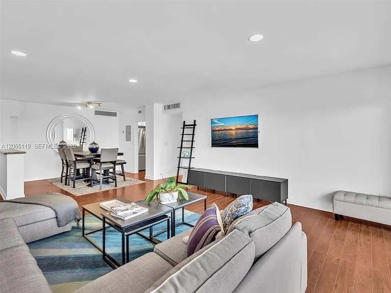 2451 S Brickell Ave #20M — Photo 10