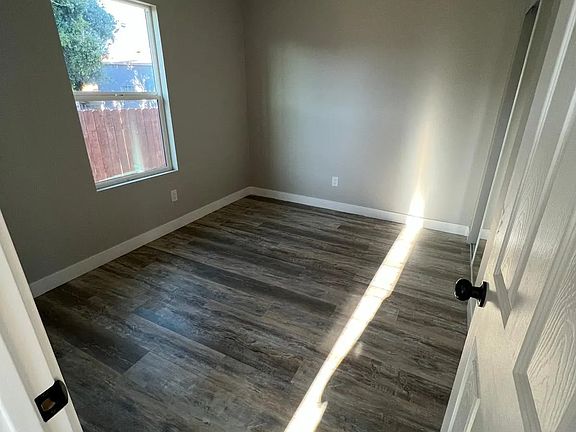 3rd image of 3050 K St