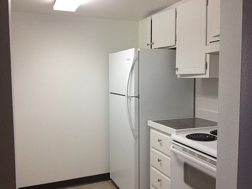 2nd image of 520 W Spruce St APT A102