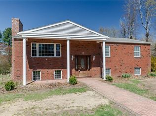 39 Francis Rd, Glocester, RI 02857