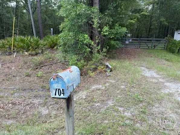 704 Mack English Road, Ellabell, GA 31308