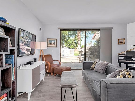 3rd image of 34907 Calle Avila