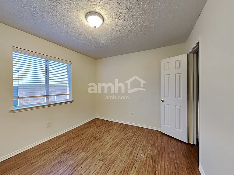 1020 Chelsea Ln — Photo 15