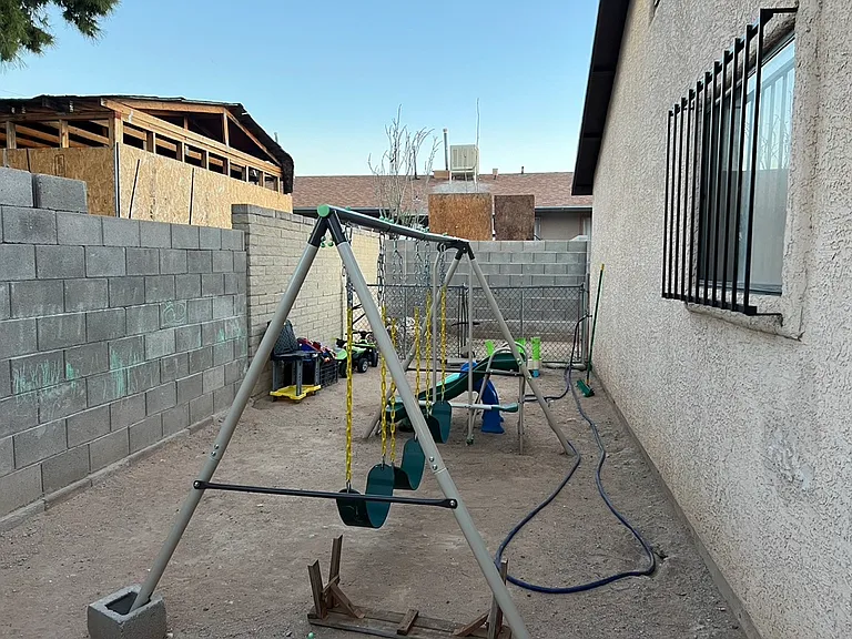113 W Corona Rd #2 — Photo 8