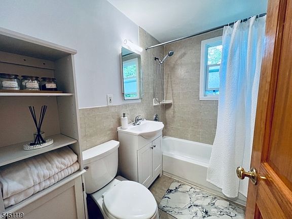 5th image of 519 Brooklawn Ave #H2