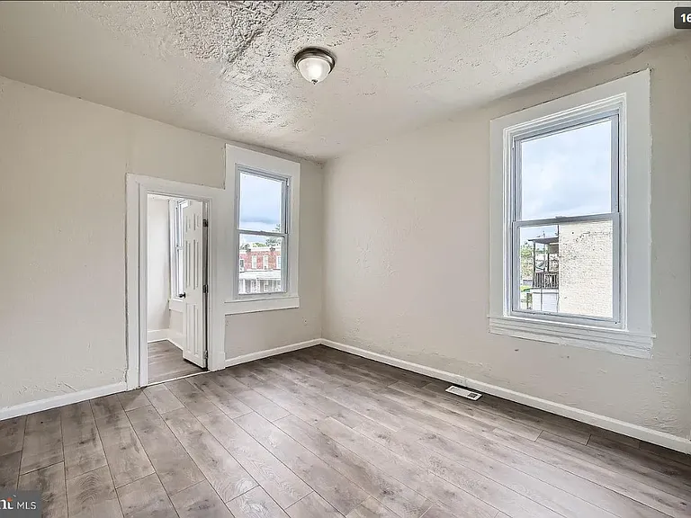 118 N Hilton St — Photo 14