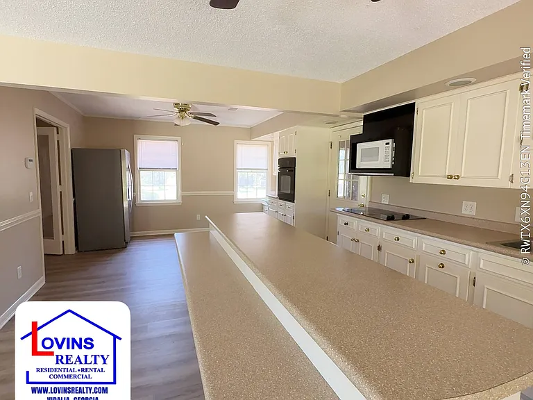 1542 Stella Ave — Photo 8