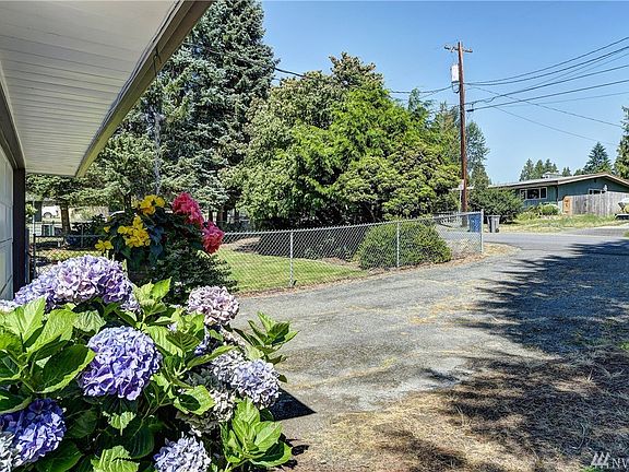 5th image of 1820 83rd Ave SE