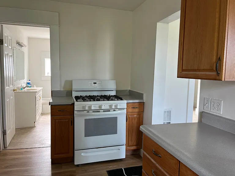 520 Boulevard St — Photo 5