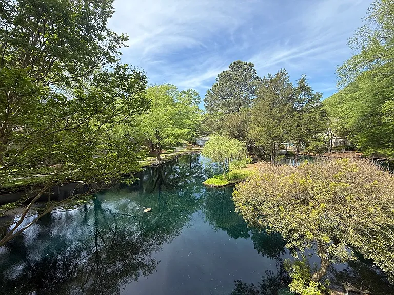 2553 Stockbridge Dr #B — Photo 8