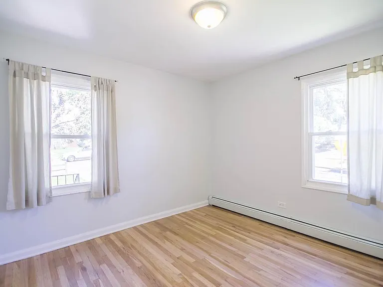 380 N Irving St — Photo 6