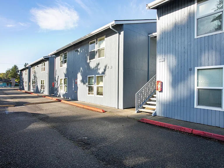 Glacier Park Apartments — Photo 8