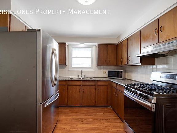 2nd image of 11 E Cavalier Dr APT 1