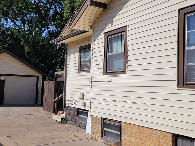1037 N Woodrow Ave — Photo 16