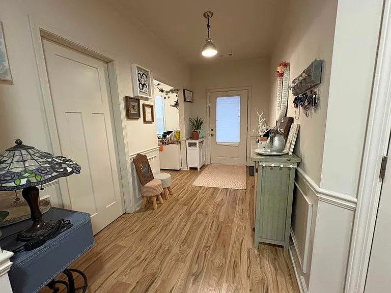 2034 Brittlebank Ln — Photo 1