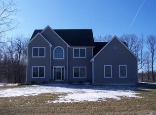 27 Sherwood Dr, Shawangunk, NY 12589