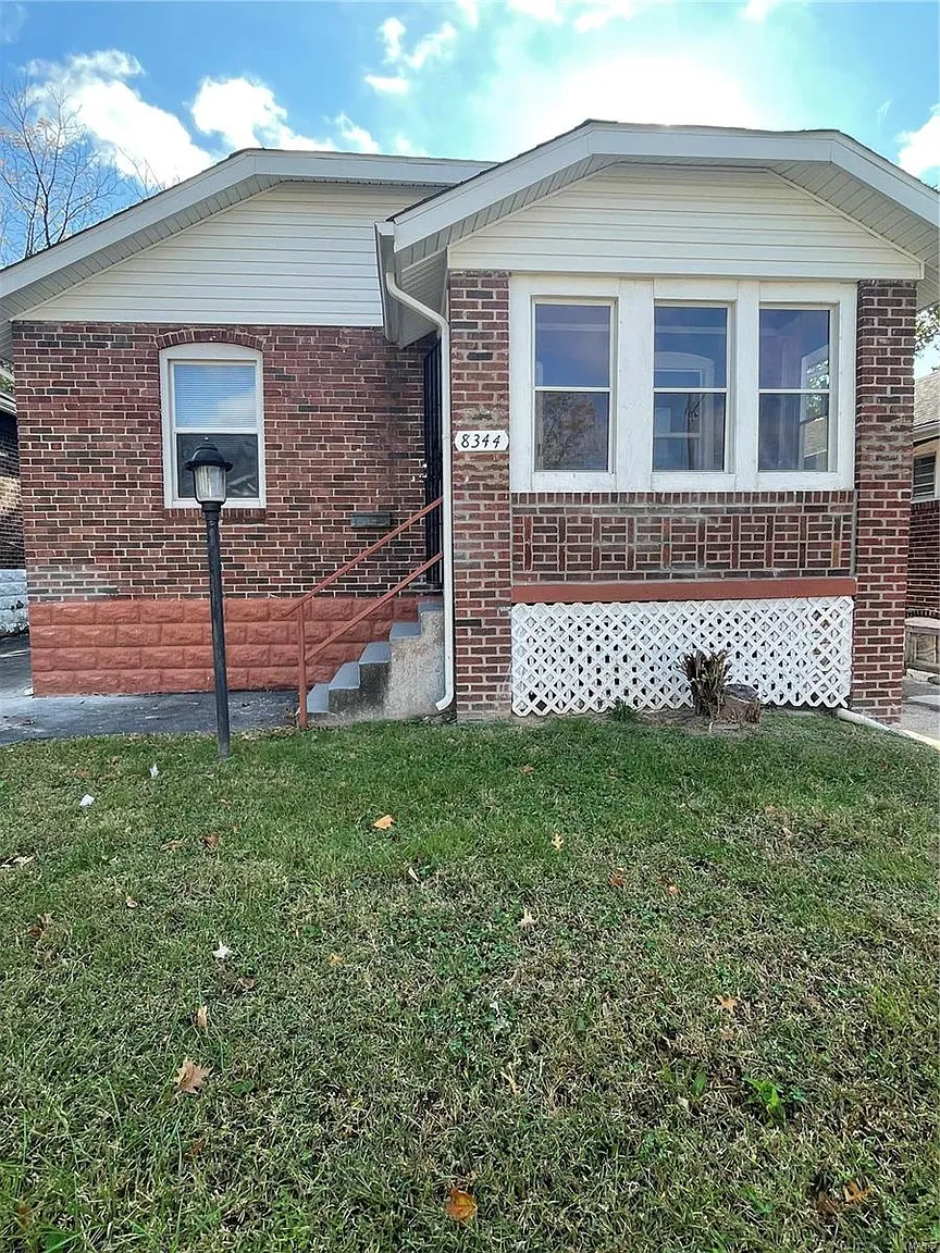 8344 Strathmore Pl photo 1
