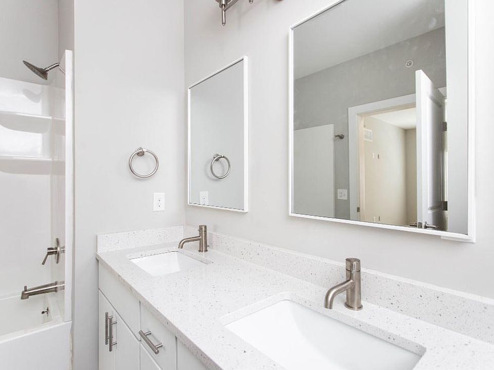 2nd image of 5081 Magnolia Lake Dr #343