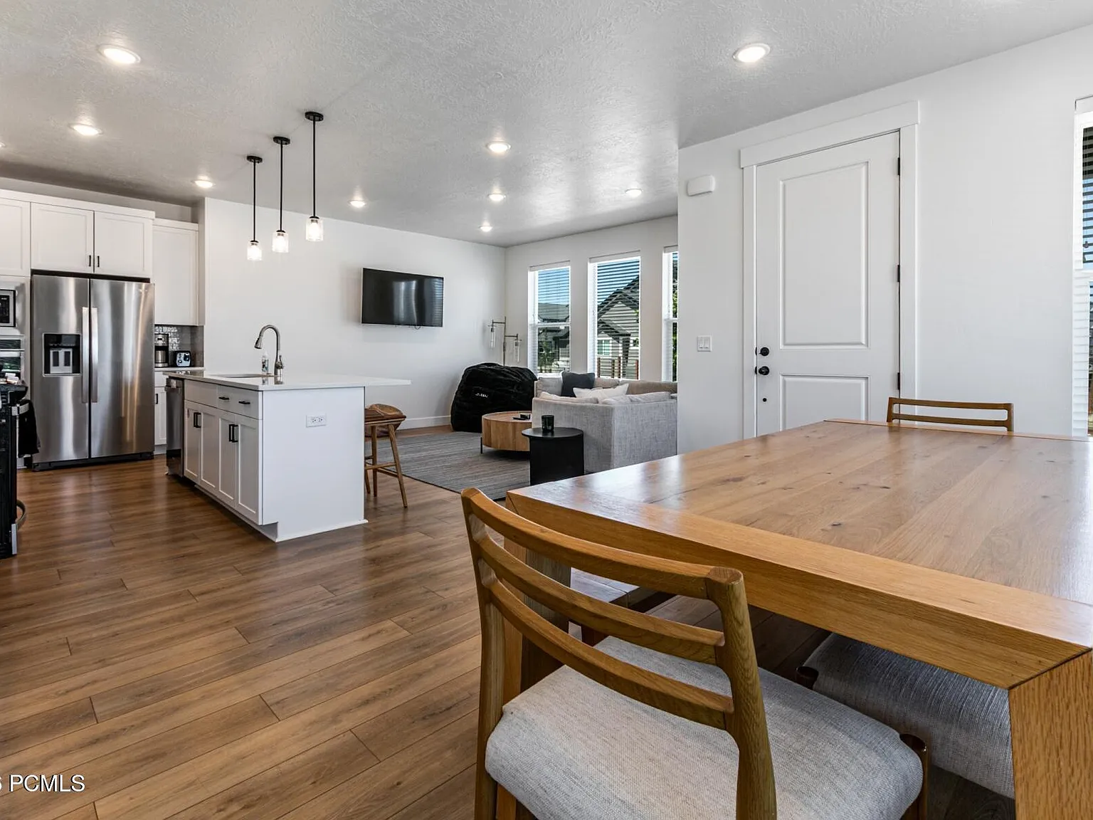 4 bed, 3.5 bath, 2944 sqft, $4,300 — Photo 3