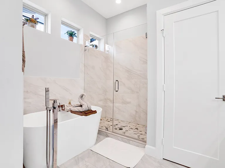 3310 Pease St — Photo 24