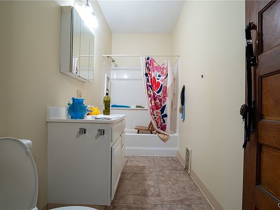 3rd image of 113 Lilac St #15