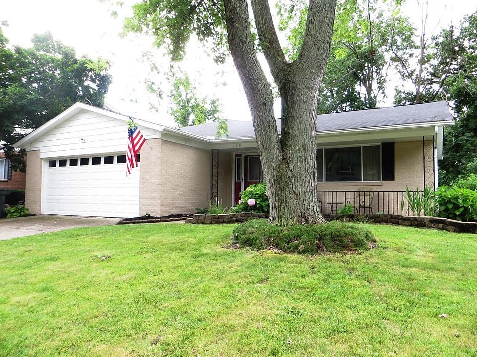1373 Clydesdale Ave.