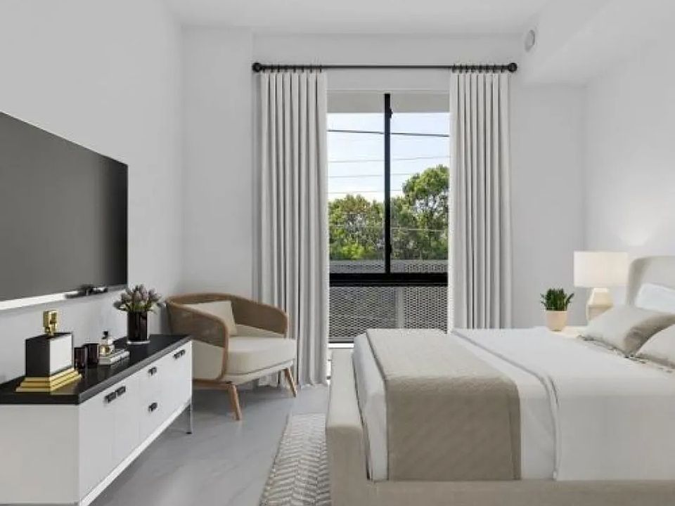 2nd image of 2821 N Miami Beach Blvd #B5