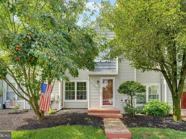 125 Macintosh Ct, Horsham, PA 19044