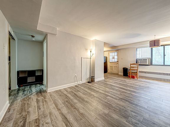 5th image of 1567 N Colonial Ter #106