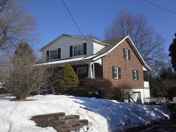 2nd image of 689 Minersville Llewellyn Hwy
