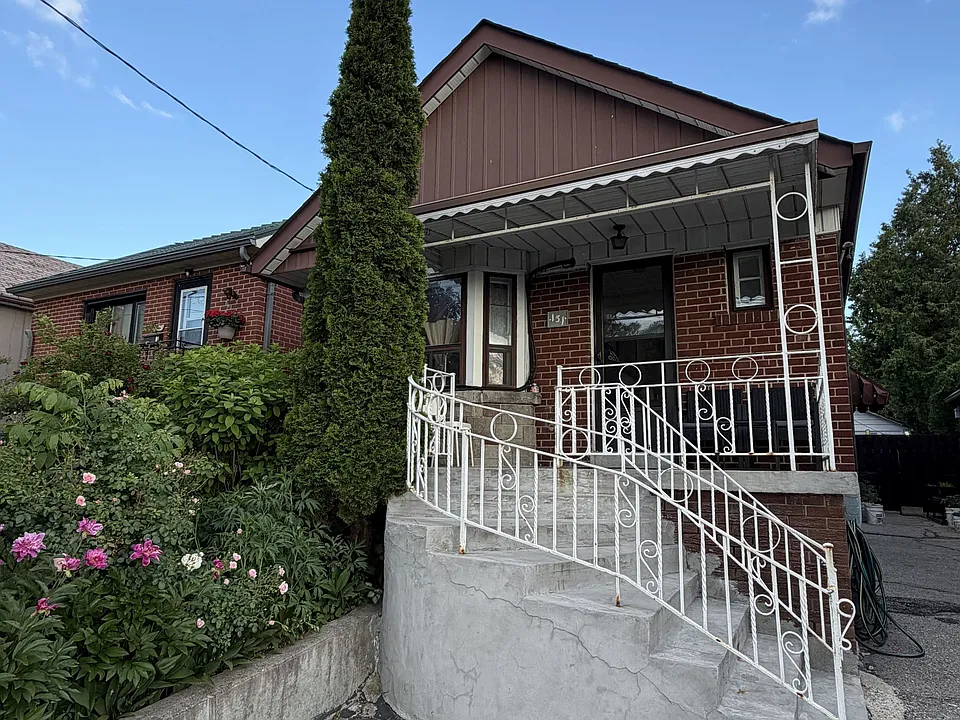 131 Cameron Ave
