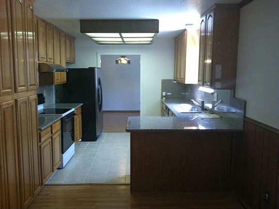 5th image of 7524 Carriage Dr