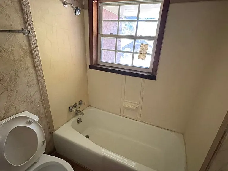 525 E Main St — Photo 5