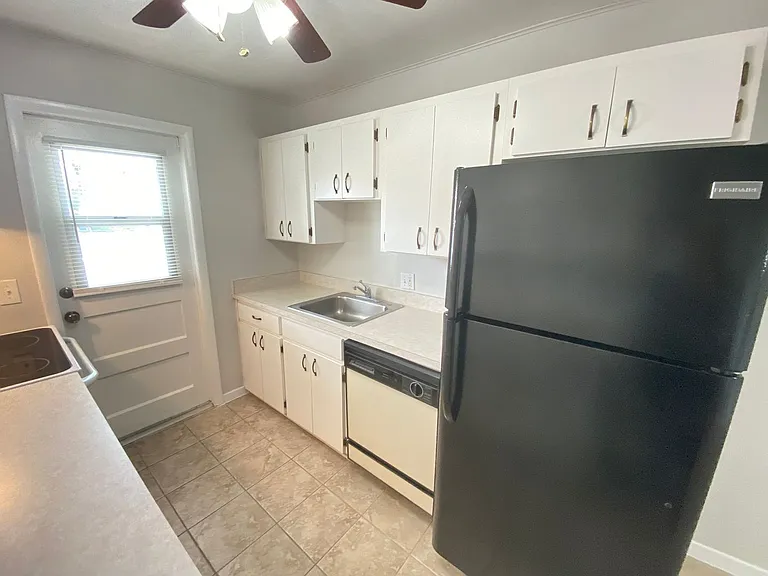 320 Lakeview St #207 — Photo 5