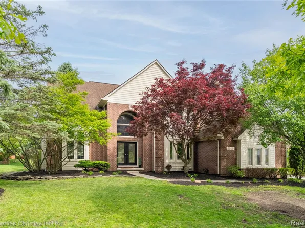 22452 Fuller Dr, Novi, MI 48374