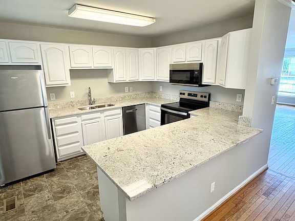 2nd image of 802 Stafford Glen Ct