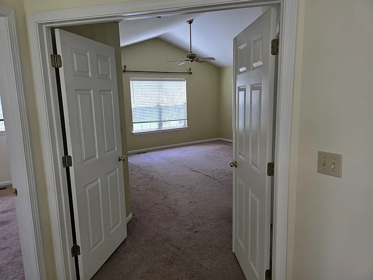 2135 Feldott Ln — Photo 14